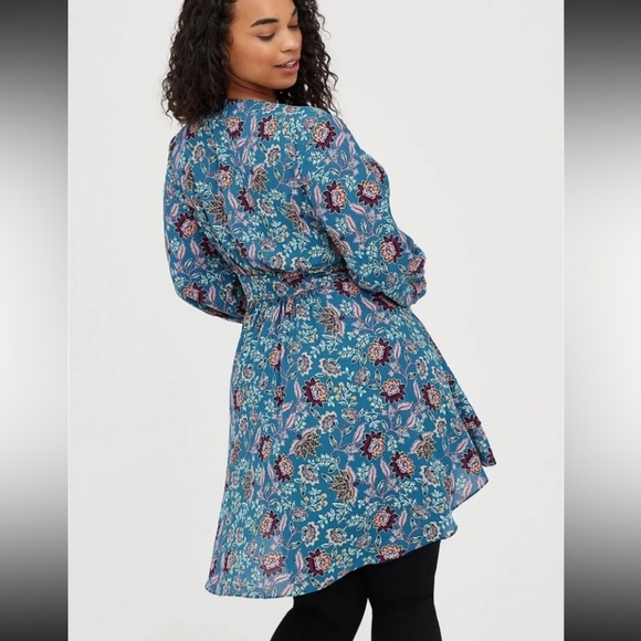 Torrid Floral Georgette Floral Wrap Peasant Top - Picture 11 of 15